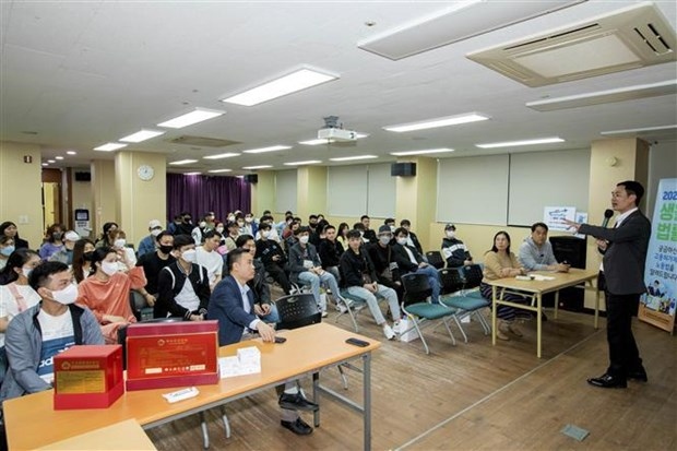 Vietnamese guest workers updated on RoK’s laws